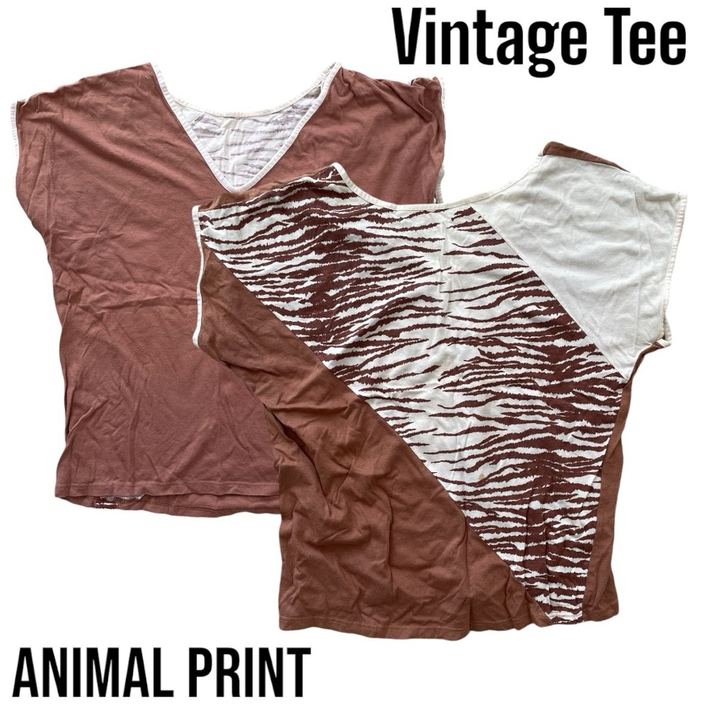 Relaxed fit color blocked brown & white vintage animal print tee. Sz M